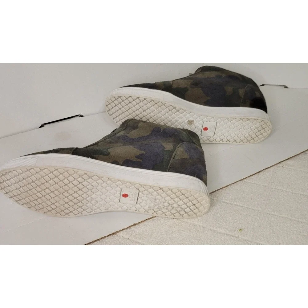 Blondo Glenda‎ Waterproof Camo Zip Up Ankle Booties Comfortable Shoes comfort